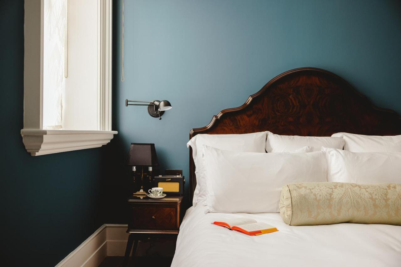 Hotel The Ned à Londres Extérieur photo A guest room at the Hotel Commonwealth